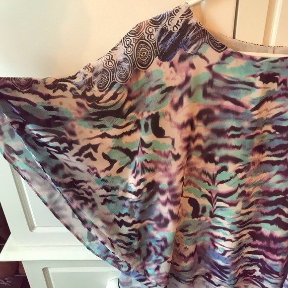 Jennifer Lopez Blouse - Picture 3 of 4